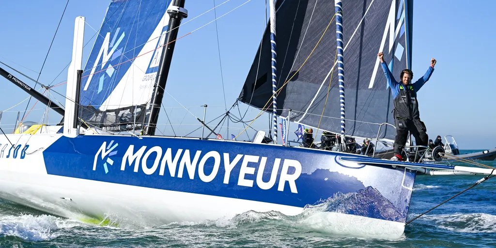 Benjamin Ferré, Tanguy Le Turquais & Alan Roura complete the Vendee Globe