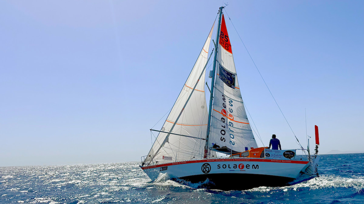 Golden Globe Race: The storm has gone. The Doldrums have not. Dreams are challenged