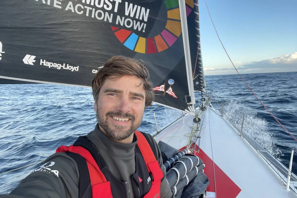 Vendee Globe:Three solo skippers could finish within four hours of each other