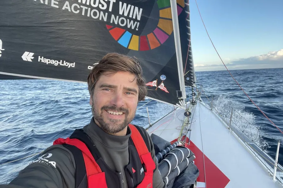Vendee Globe:Three solo skippers could finish within four hours of each other