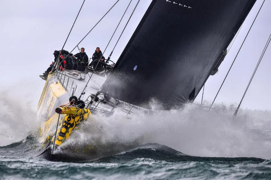 Skorpios fends off Apivia to be first monohull to the Rock