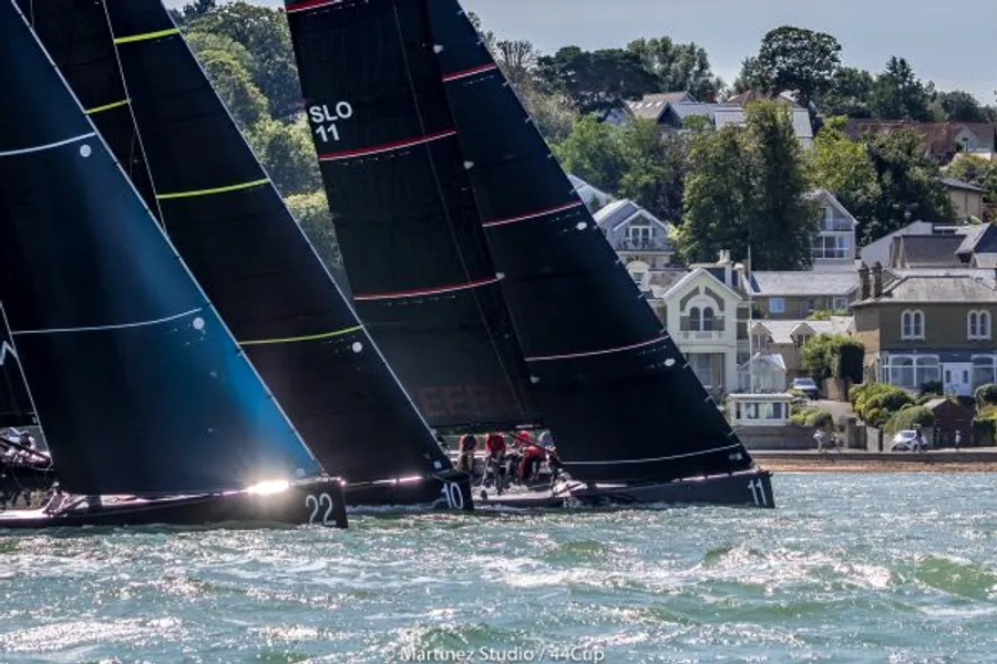 Cowes Royal Yacht Squadron start for 44Cup