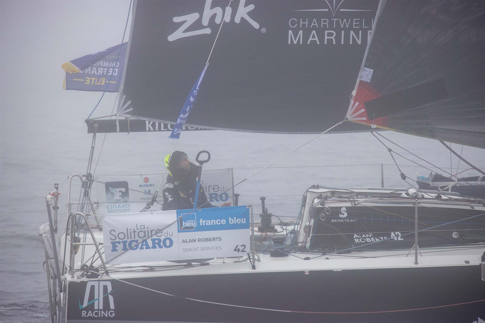La Solitaire du Figaro: Drizzle, sea mist, dampness & long dark night