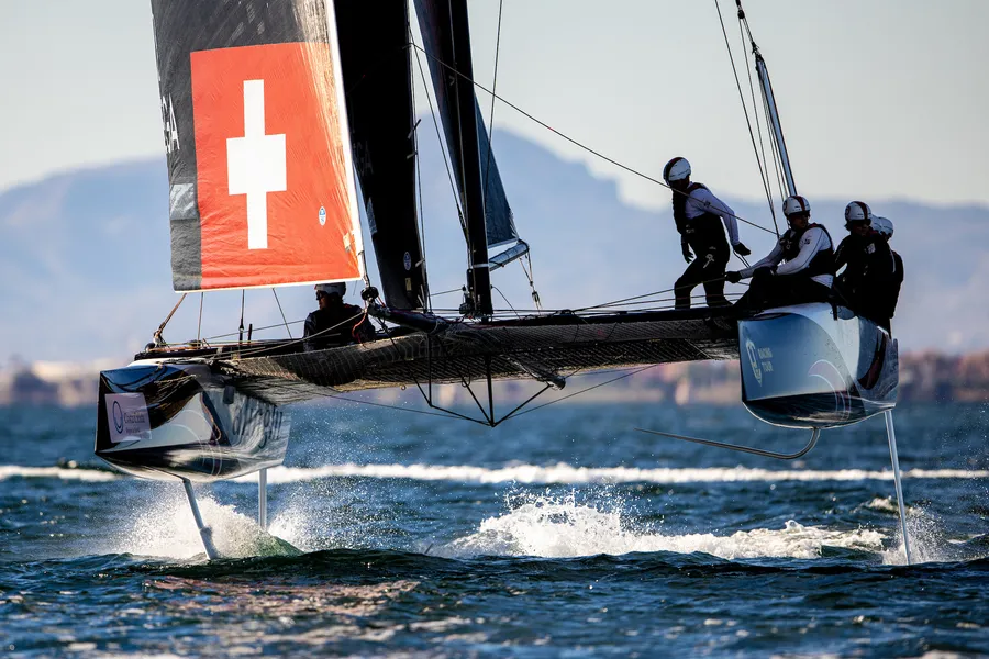 GC32 game, set and match for Alinghi