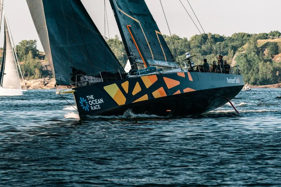 Thrilling racing as the breeze kicks in for Roschier Baltic Sea Race