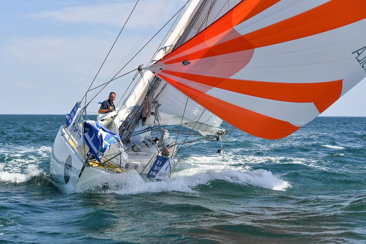 Golden Globe Race: Guillou breaks windvane & Curwen close call stuck up the mast
