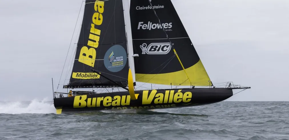 IMOCA Bureau Vallée has dismasted & Jonas Gerckens abandons Route du Rhum