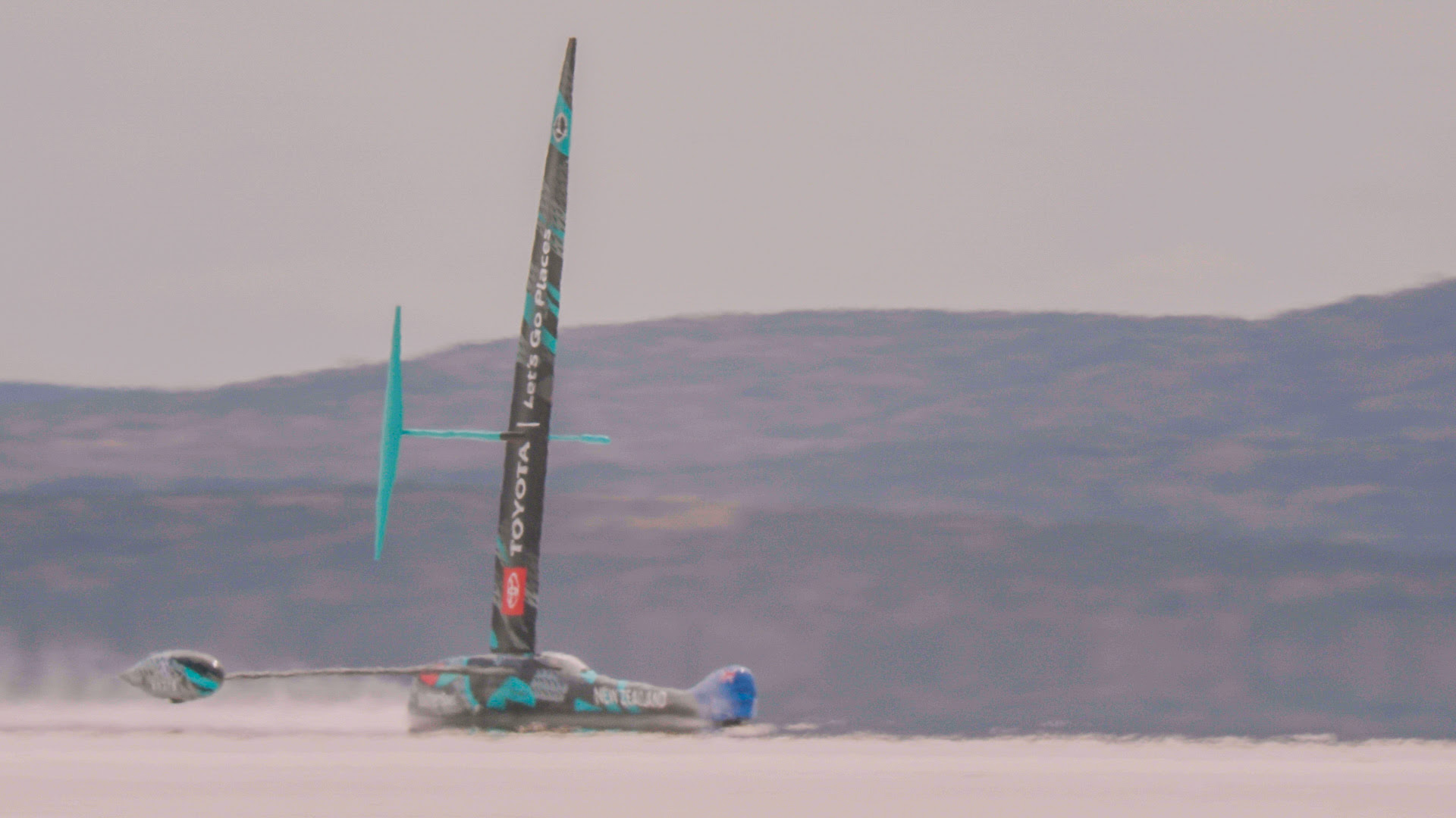 Emirates Team New Zealand break wind powered land speed world record