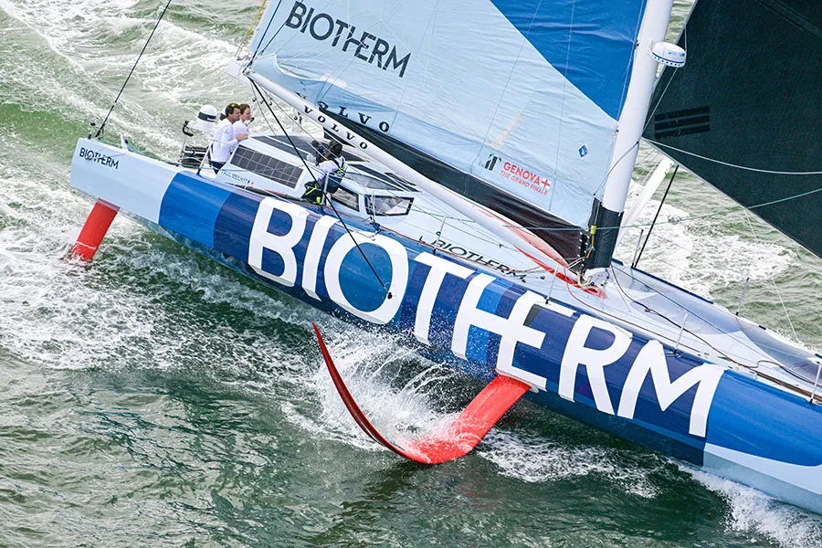 Early advantage to Biotherm as Leg 4 kicks off on Super Sunday in Itajaí