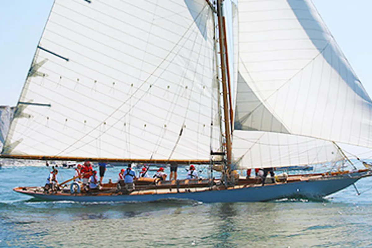 Stunning classic yacht Kelpie to compete in the Round The Island Race