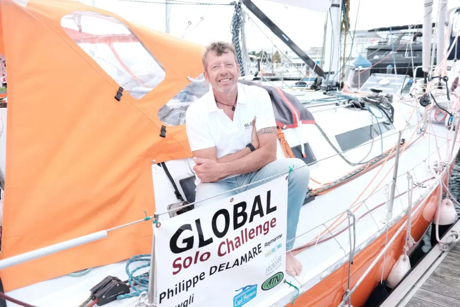 Double departure today: Robein and Delamare set sail on the Global Solo Challenge