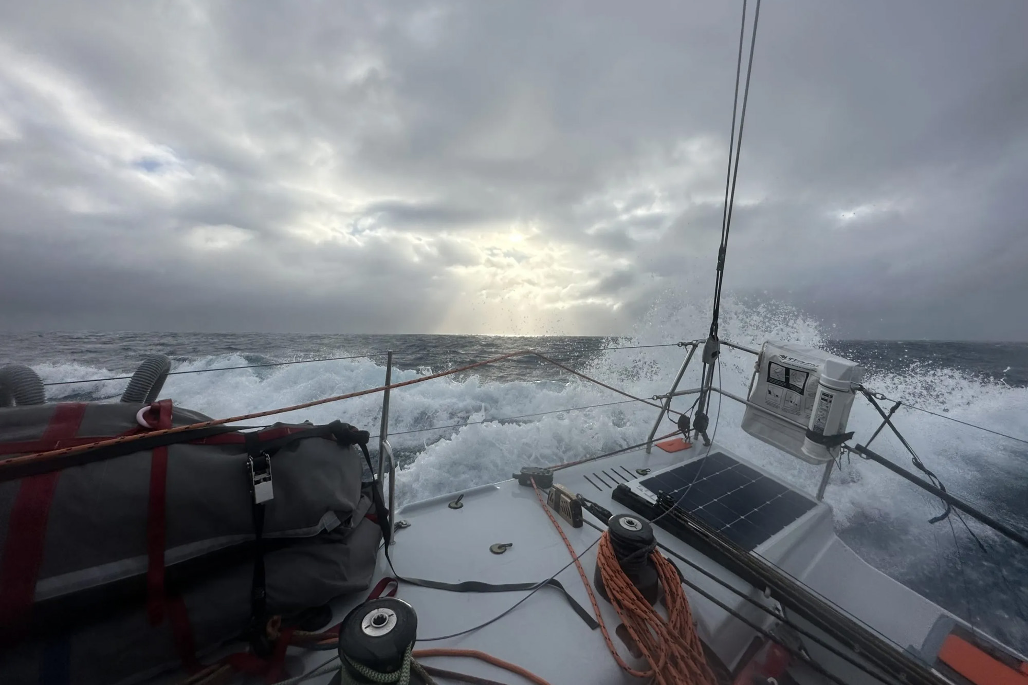 Ice limits and ridges of high pressures for Global Solo Challenge